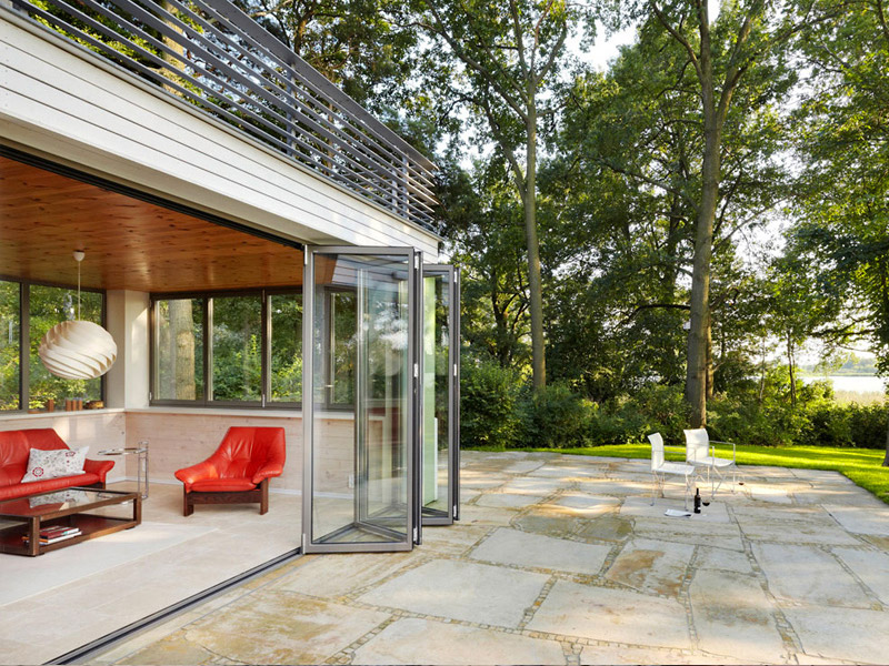 Остекление террасы раздвижными порталами FS-Portal